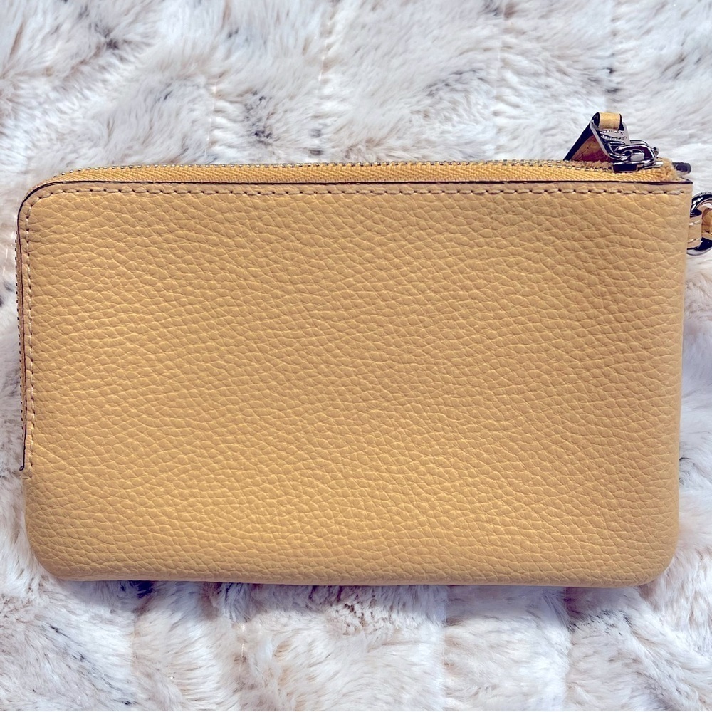 NWOT Coach Retro Yellow Double Corner Zip Wristlet - Picture 2 of 8